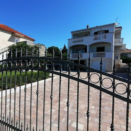 Apartments Petin Zadar Eksteriør billede