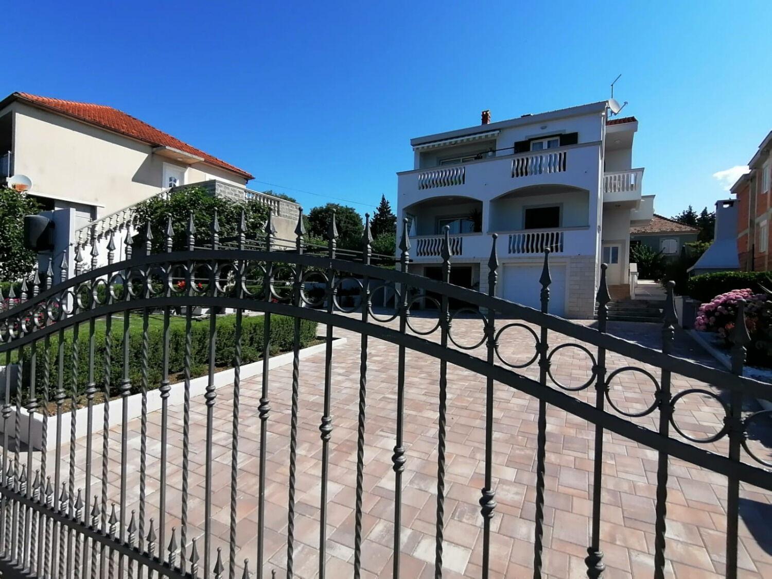 Apartments Petin Zadar Eksteriør billede
